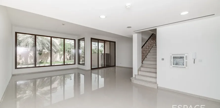 Townhouse in Jumeirah Islands, Dubai, UAE 4 bedrooms, 337 sq.m. № 650167