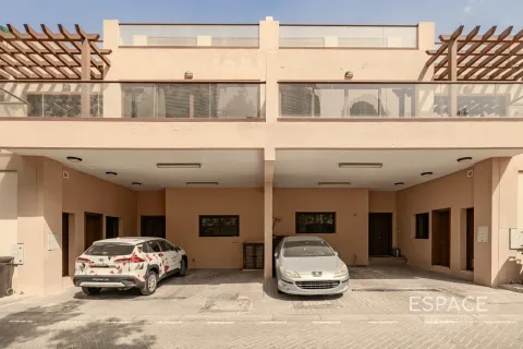 Townhouse in Jumeirah Islands, Dubai, UAE 4 bedrooms, 337 sq.m. № 650167 - photo 16