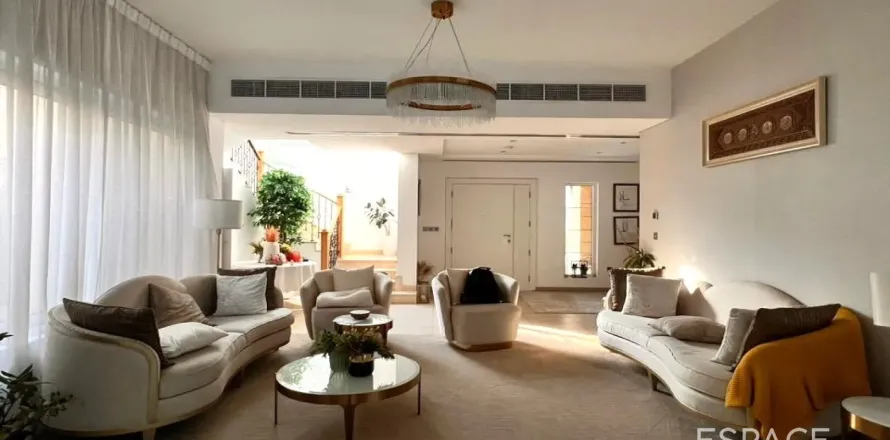 Jumeirah Park, Dubai, UAE의 빌라 침실 4개, 511제곱미터 번호 650148