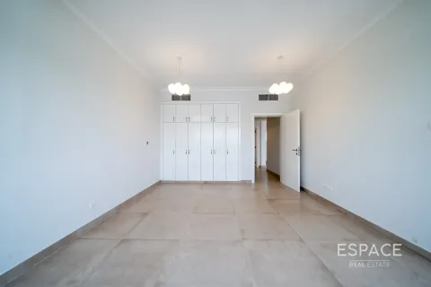 Villa in The Lakes, Dubai, UAE 4 bedrooms, 327 sq.m. № 650166 - photo 10