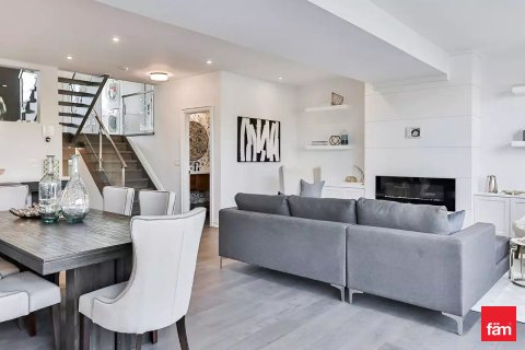 Müüa korter asukohaga Dubai, AÜE: 40.9 m² Nr 727860 - pilt 2