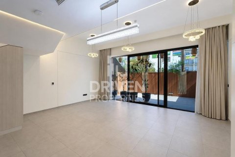 Mohammed Bin Rashid City, Dubai, UAE의 임대용 타운하우스 침실 3개, 129.32제곱미터 번호 756804 - 사진 2