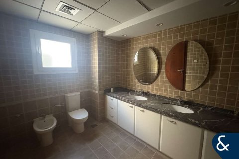 Motor City, Dubai, BAE’de kiralık вилла 4 yatak odası, 400 m² No 685232 - fotoğraf 17