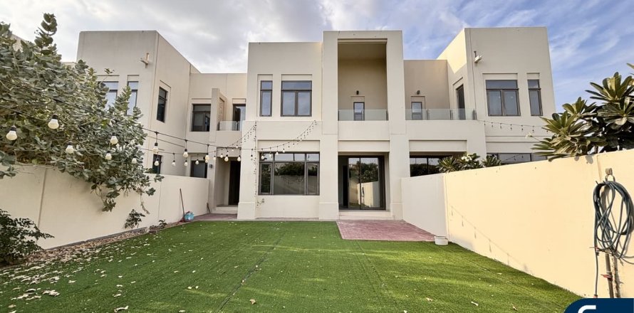 Villa itt: Reem, Dubai, EAE, 3 hálószoba, 238 m², azonosító: 685209