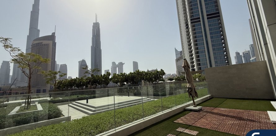 דירה ב Downtown Dubai (Downtown Burj Dubai), Dubai, איחוד האמירויות 2 חדרי שינה, 160 מ"ר מספר 685208