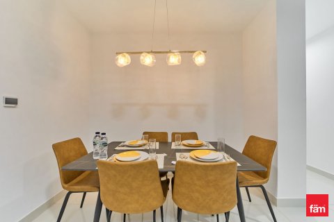 Apartment til leje i Dubai Sports City, Dubai, UAE 2 soveværelser, 99.2 kvm № 686028 - foto 7