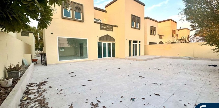 Villa i Jumeirah Park, Dubai, Emiratene 3 soverom, 510 kvm nr. 671285