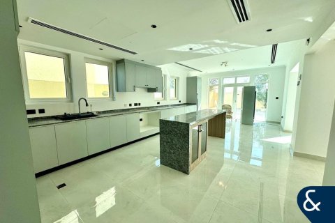 Villa til leie i Jumeirah Park, Dubai, Emiratene 3 soverom, 510 kvm Nr. 671285 - Foto 4