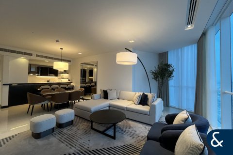 شقة للإيجار في Sheikh Zayed Road، دبي، الإمارات العربية المتحدة 3 غرفة نوم ، 169 متر مربع ، رقم 671281 - صورة 2