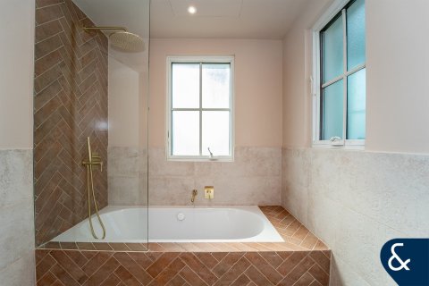 Villa te koop in Jumeirah Golf Estates, Dubai, VAE 4 slaapkamers, 347 vr.m., nr 688558 - foto 16