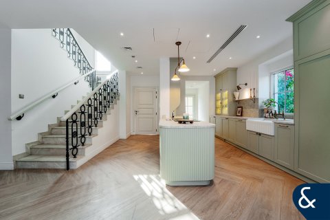 Villa te koop in Jumeirah Golf Estates, Dubai, VAE 4 slaapkamers, 347 vr.m., nr 688558 - foto 7