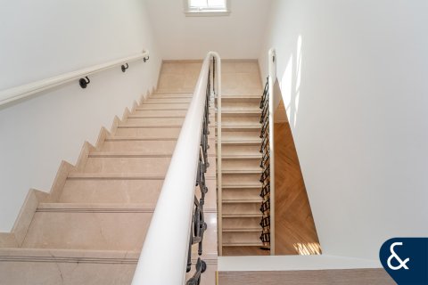 Villa te koop in Jumeirah Golf Estates, Dubai, VAE 4 slaapkamers, 347 vr.m., nr 688558 - foto 10