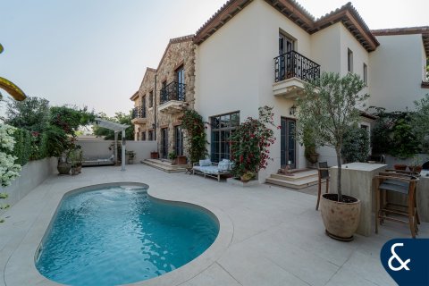 Вілла в Джумейра Гольф Эстейтс, Дубай, ОАЕ 4 спальні, 347м2 № 688558