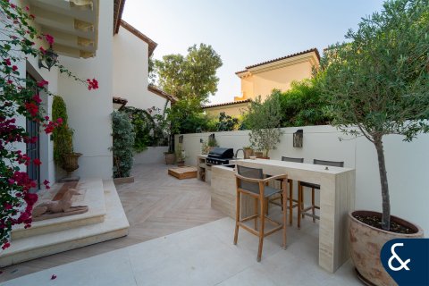 Villa te koop in Jumeirah Golf Estates, Dubai, VAE 4 slaapkamers, 347 vr.m., nr 688558 - foto 23