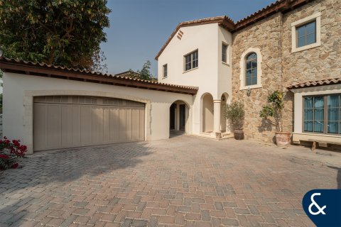 Villa te koop in Jumeirah Golf Estates, Dubai, VAE 4 slaapkamers, 347 vr.m., nr 688558 - foto 2