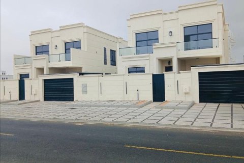 Tilal City、Sharjah、UAEにあるヴィラ 5ベッドルーム、399.95 m2 No750458