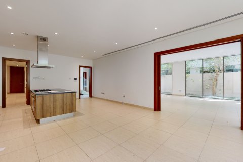 Villa te huur in Umm Suqeim, Dubai, VAE 5 slaapkamers, 5134.01 vr.m., nr 750169 - foto 8