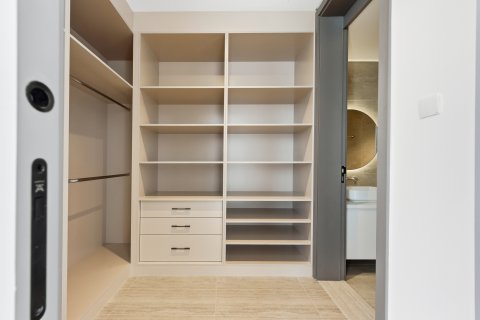 Kaupunkipientalo Al Barari, Dubai, Arabiemiraatit 4 makuuhuonetta, 240.25 m2 № 750168 - kuva 11