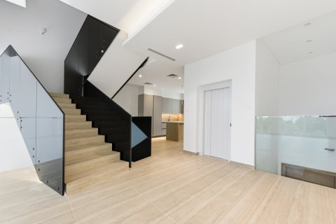 Kaupunkipientalo Al Barari, Dubai, Arabiemiraatit 4 makuuhuonetta, 240.25 m2 № 750168 - kuva 6