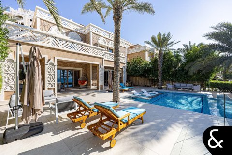 Villa itt: Palm Jumeirah, Dubai, EAE, 5 hálószoba, 1295 m², azonosító: 670875 - fénykép 1