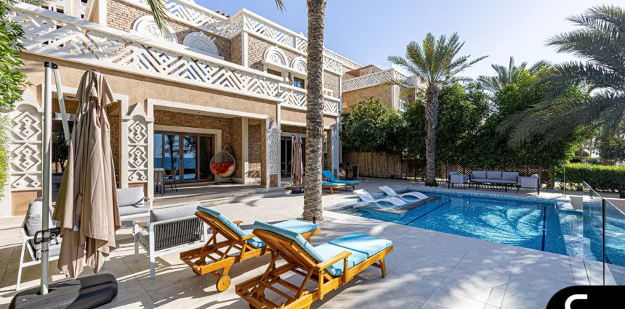 Villa itt: Palm Jumeirah, Dubai, EAE, 5 hálószoba, 1295 m², azonosító: 670875