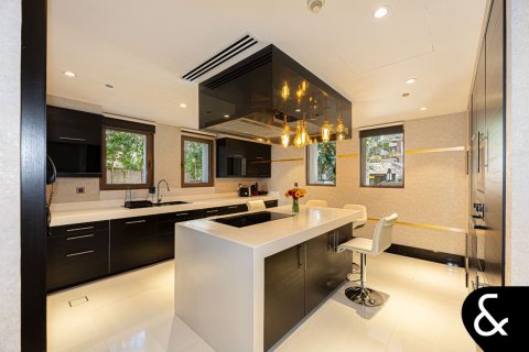 Villa itt: Palm Jumeirah, Dubai, EAE, 5 hálószoba, 1295 m², azonosító: 670875 - fénykép 6