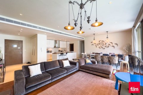 Apartment sa Al Wasl, Dubai, UAE 3 silid-tulugan, 205.4 sq.m. № 682371 - larawan 3