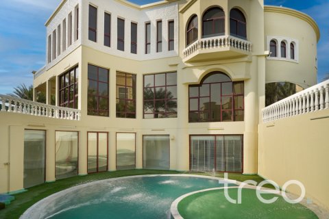 Üürile anda villa asukohaga Emirates Hills, Dubai, AÜE: 8 magamistoaga, 1723.72 m² Nr 733410 - pilt 2