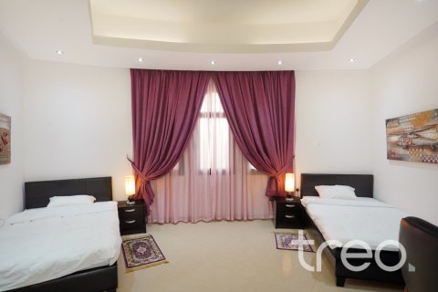 Üürile anda villa asukohaga Emirates Hills, Dubai, AÜE: 8 magamistoaga, 1723.72 m² Nr 733410 - pilt 12