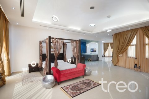 Üürile anda villa asukohaga Emirates Hills, Dubai, AÜE: 8 magamistoaga, 1723.72 m² Nr 733410 - pilt 13