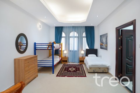 Üürile anda villa asukohaga Emirates Hills, Dubai, AÜE: 8 magamistoaga, 1723.72 m² Nr 733410 - pilt 15