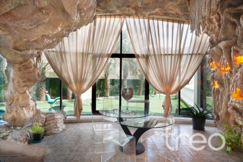 Üürile anda villa asukohaga Emirates Hills, Dubai, AÜE: 8 magamistoaga, 1723.72 m² Nr 733410 - pilt 23