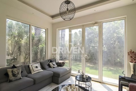 Vilë në Jumeirah Park, Dubai, Emiratet e Bashkuara Arabe 4 dhoma gjumi, 454 m2. № 684294 - Foto 6