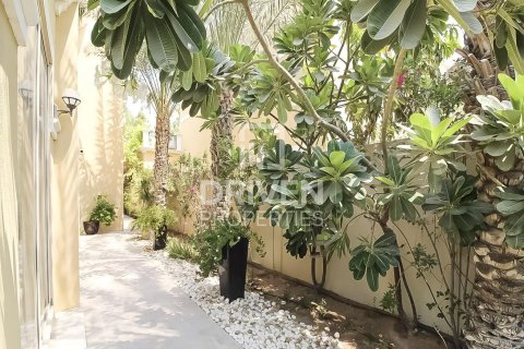 Vilë në Jumeirah Park, Dubai, Emiratet e Bashkuara Arabe 4 dhoma gjumi, 454 m2. № 684294 - Foto 22