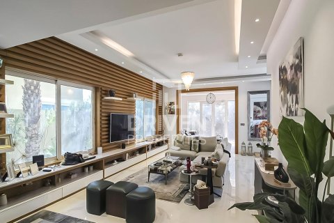 Jumeirah Park, Dubai, UAE의 빌라 침실 4개, 454제곱미터 번호 684294