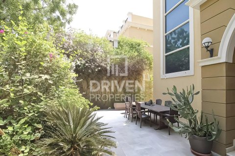 Vilë në Jumeirah Park, Dubai, Emiratet e Bashkuara Arabe 4 dhoma gjumi, 454 m2. № 684294 - Foto 24