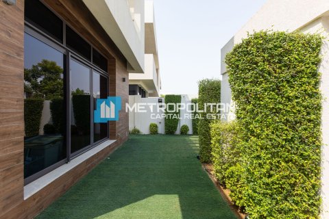 Vila na Yas Island, Abu Dhabi, SAE 5 ložnice, 637.1 m² Č.: 630074 - fotografie 24