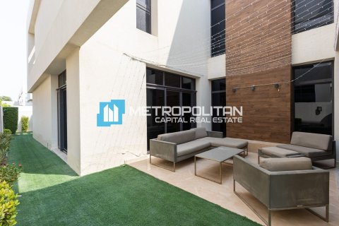 Vila na Yas Island, Abu Dhabi, SAE 5 ložnice, 637.1 m² Č.: 630074 - fotografie 23