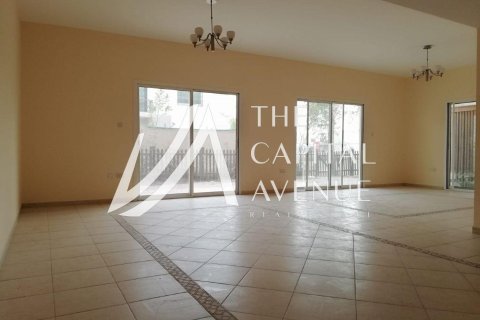 Vila di Abu Dhabi, UAE 4 bilik tidur, 248.79 meter persegi № 737189 - foto 3