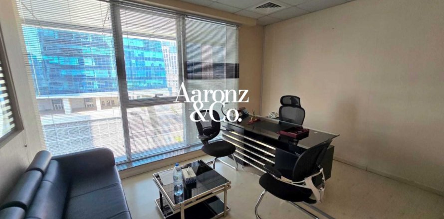 Ured u gradu Business Bay, Dubai, UAE 66 m2 Br. 710435