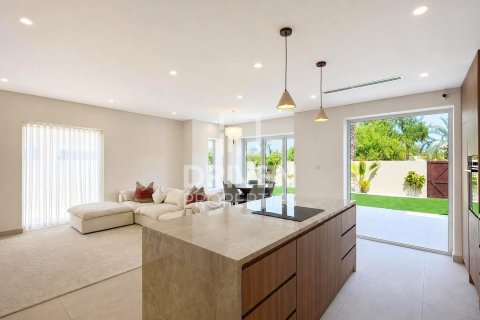Vilë në Arabian Ranches, Dubai, Emiratet e Bashkuara Arabe 4 dhoma gjumi, 273.41 m2. № 755599 - Foto 2