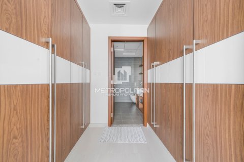 Leilighet til leie i Al Kifaf, Dubai, Emiratene 2 soverom, 137 kvm Nr. 663706 - Foto 16