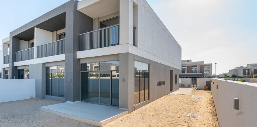 Villa sa Dubai, UAE 5 silid-tulugan, 391.9 sq.m. № 702444