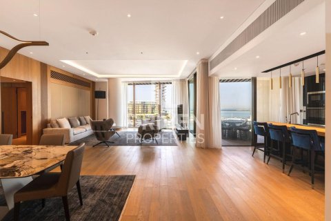 Снять в аренду квартиру в Джумейра, Дубай, ОАЭ 3 спальни, 251м2, № 684142 - фото 2