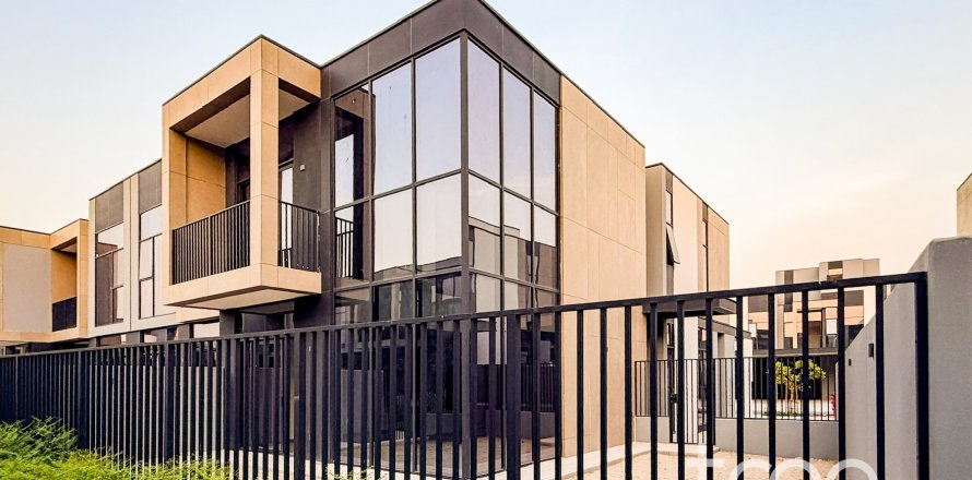 Shtëpi në qytet në Mudon, Dubai, Emiratet e Bashkuara Arabe 4 dhoma gjumi, 229.28 m2. № 755439