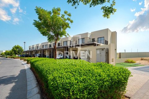 Villa à Dubai South (Dubai World Central), Dubai, EAU: 4 chambres, 237 m2 № 684309