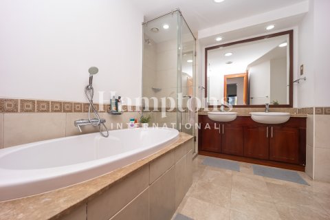 Apartamento para arrendamento em Palm Jumeirah, Dubai, EAU 2 quartos, 201.35982026 m2 № 651251 - foto 4