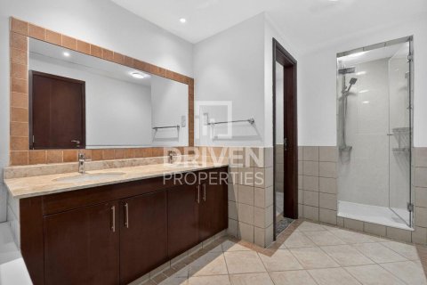 Apartament de închiriat în Dubai Festival City, Dubai, EAU 3 dormitoare, 209.59 mp. №746439 - poză 16