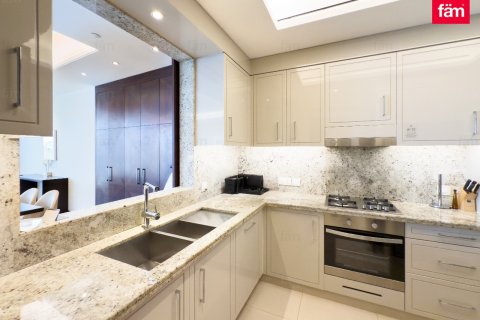 Apartment in Downtown Dubai (Downtown Burj Dubai), UAE 2 bedrooms, 157.8 sq.m. № 648018 - photo 16