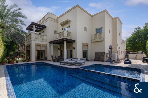 Vila v Emirates Hills, Dubai, SAE 6 spální, 1468 m2 č. 688779